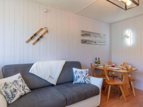Apartment Les Lauzes D25 by Interhome
